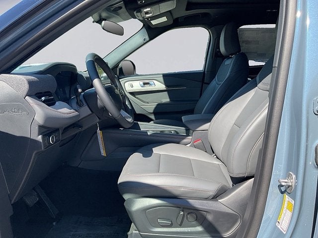 2027 Ford Explorer Active w/200A Pkg
