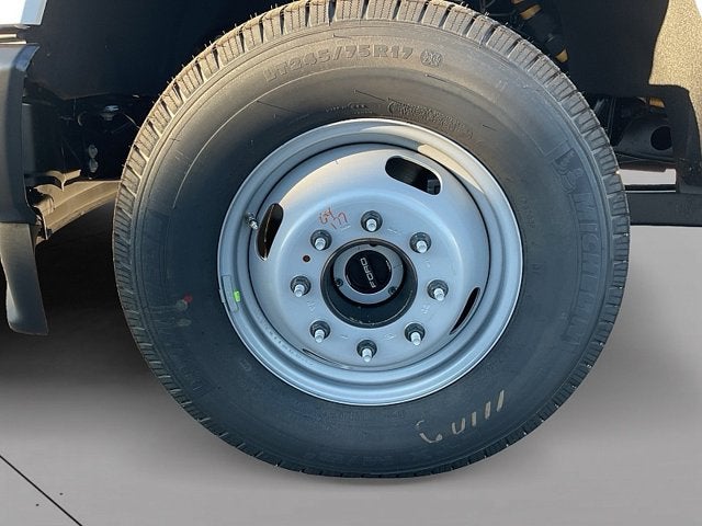 2027 Ford Super Duty F-350 DRW XL