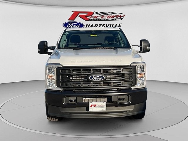2027 Ford Super Duty F-350 DRW XL