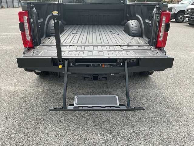 2026 Ford Super Duty F-350 DRW LARIAT