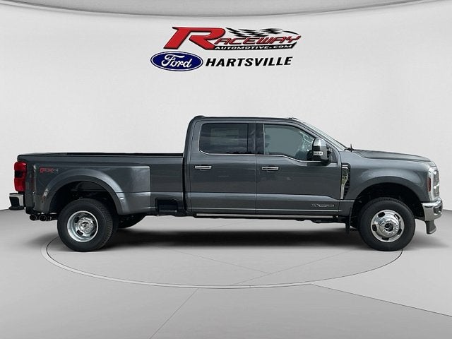 2026 Ford Super Duty F-350 DRW LARIAT