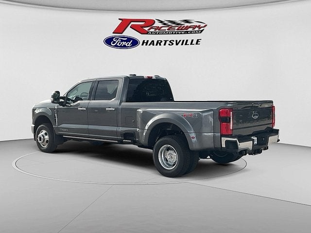 2026 Ford Super Duty F-350 DRW LARIAT