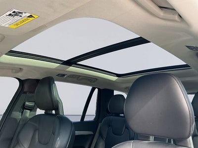 2021 Volvo XC90 Momentum