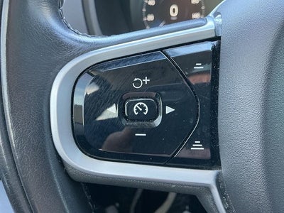 2021 Volvo XC90 Momentum