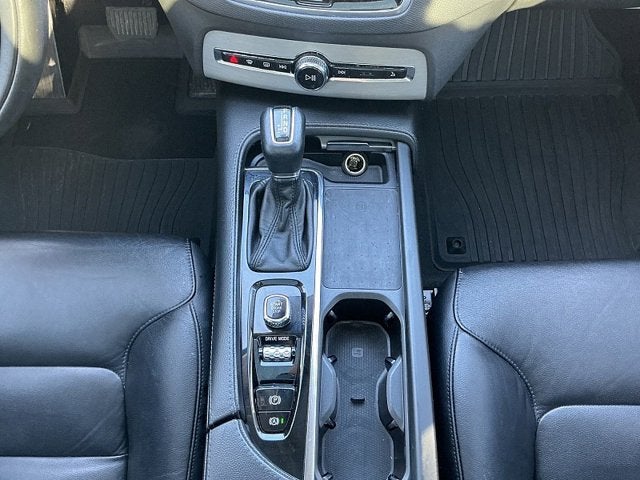 2021 Volvo XC90 Momentum